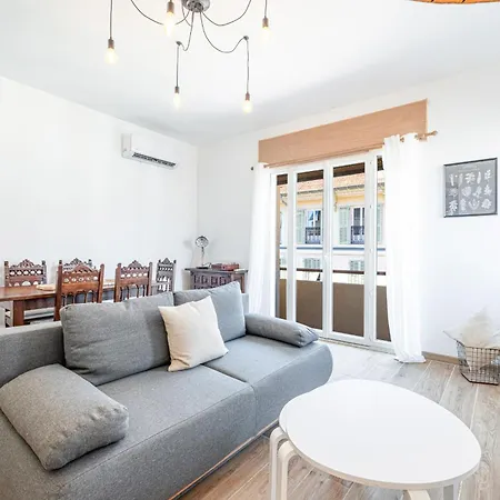 Large & Quiet 1 Bdr Downtown *