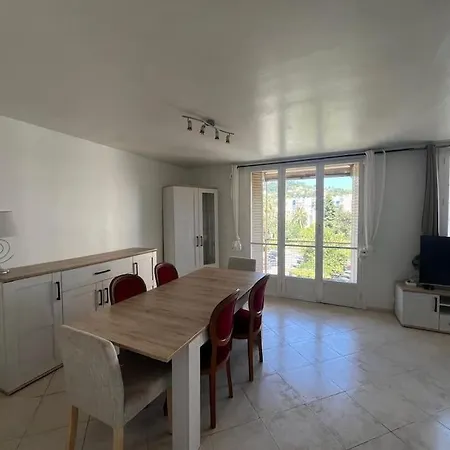 Fallicon - Spacieux T3 Dans Paisible Apartment *