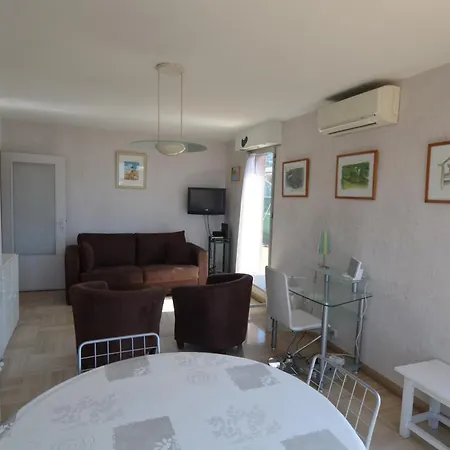 Appartement Helianthe - Superbe Avec Terrasse Vue Et Château Au Port De *