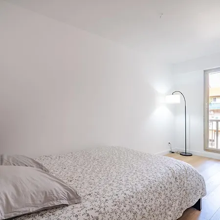 Near Old Town And Fully Renovated Apartment Nice