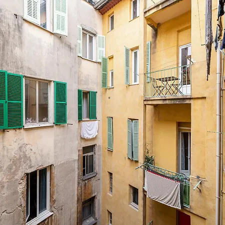 2 Bdr Heart Of The Old Town Appartement Nice