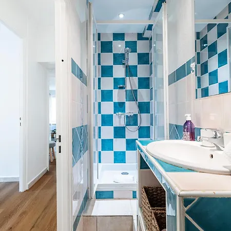 2 Bdr Heart Of The Old Town Appartement Nice