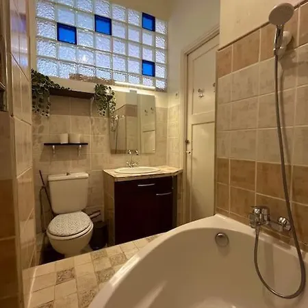 Apartment Calme Dans Le Centre Nice
