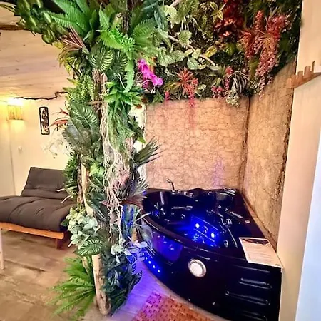 Apartment Jungle Avec Jaccuzi