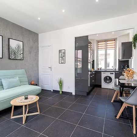 Large&quiet 1 Bdr At Port *