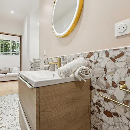 Lavie Maison Duo Seaside Hot Tub Apartment *