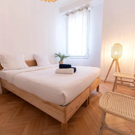 Apartment Charmant 3 Pieces Situe Au Centre De *