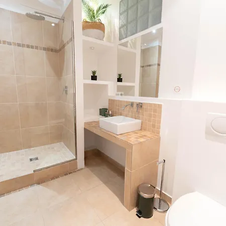 Apartment Charmant 3 Pieces Situe Au Centre De Nice