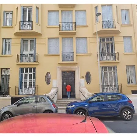 Extraordinaire Grand Au Centre 6 Minutes à Pied De La Et L'hôtel Negresco Appartement Nice
