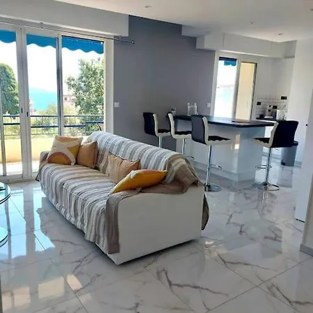 Appartement Grand T2 A 5min De La