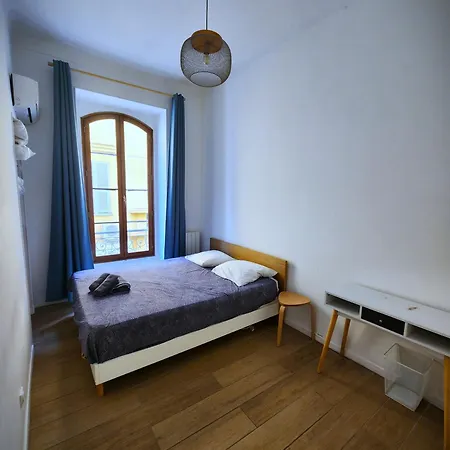 Big Flat - Le Cala - Center - 4 Bedrooms, Sleeps 13, Near Beach, Train Station, Parking, Wifi, Air Conditioning I Group I Business I Family Appartement *