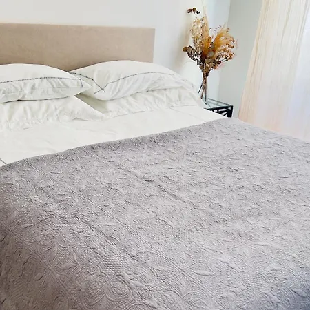 Chez Habitants Nice-port Homestay Nice