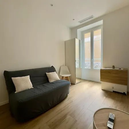 2 Pieces Quartier Du Port Apartment