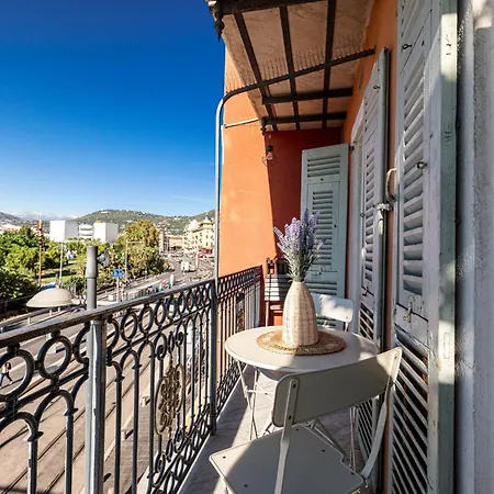 Appartement 2 Bdr Panoramic View On Gardens