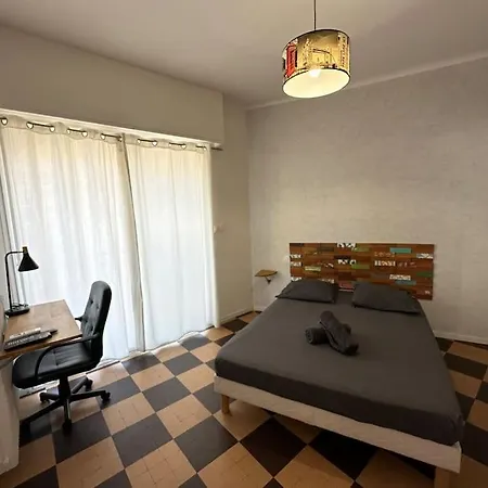 Avec 4 Doubles - Proche De La Mer, Des Transports Et De La Promenade Des Appartement *
