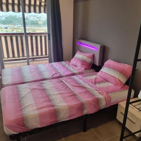 F3 ,appartement Climatise Neuf, Magnifique Vue Sur Et Aeroport, Proche Tram Et Gare Sncf 1 Min,aeroport 3 Minutes, 3 Rooms, New Ac Apartment, Magnificent Sea And Airport Views, Close To Tram And Sncf Train Station 1 Min, Airport 3 Min * Nice