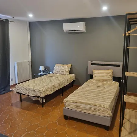 Apartment F3 ,appartement Climatise Neuf, Magnifique Vue Sur Et Aeroport, Proche Tram Et Gare Sncf 1 Min,aeroport 3 Minutes, 3 Rooms, New Ac Apartment, Magnificent Sea And Airport Views, Close To Tram And Sncf Train Station 1 Min, Airport 3 Min