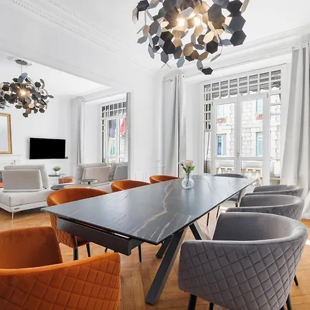 Renting - Joffre - Luxurious Haussmannian 180m2 4 Bedrooms Apartment