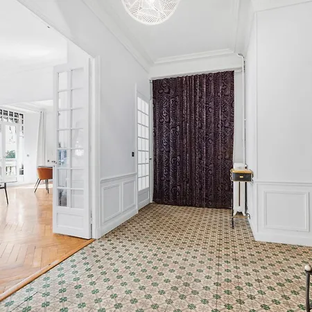 Renting - Joffre - Luxurious Haussmannian 180m2 4 Bedrooms Apartment Nice