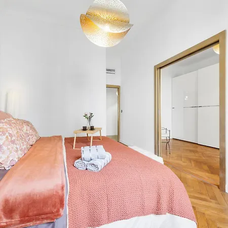 Apartment Renting - Joffre - Luxurious Haussmannian 180m2 4 Bedrooms *
