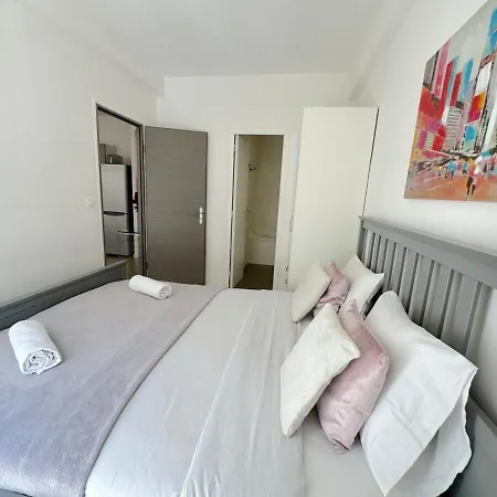 Magnifique 2p, 600m De La Plage, Balcon Et Clim Apartment Nice