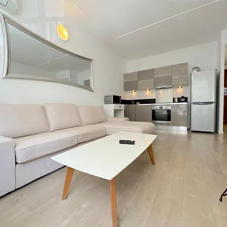 Apartment Magnifique 2p, 600m De La Plage, Balcon Et Clim
