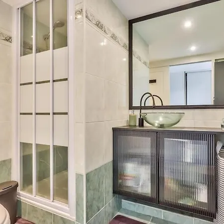Elegant Proche De La Place Massena Apartment