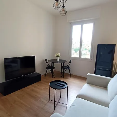 Family T2 Of 32 M2 In Apartment *