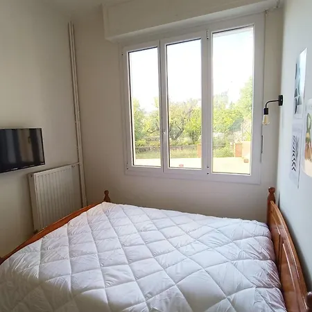 Family T2 Of 32 M2 In Apartment Nice