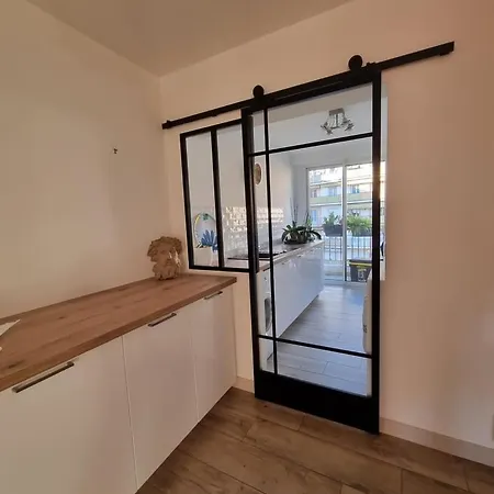 Appartement Magnifique T3, Spacieux, Lumineux Et Traversant Nice