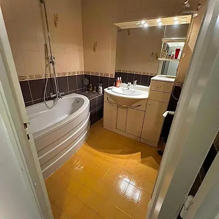 Appartement Nice Apartment *