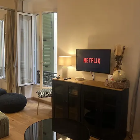Cosy Air-conditioned In The Heart Of Apartment