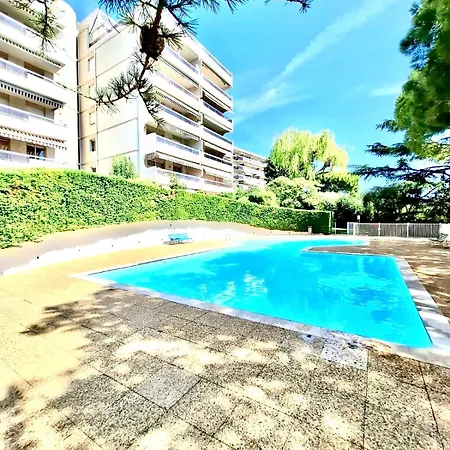 Charmant 2 Pieces Avec Piscine *