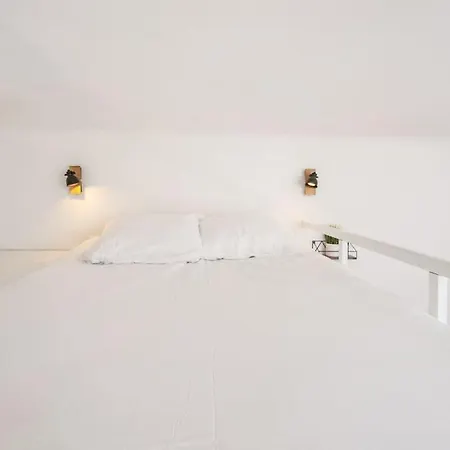- - Superbe Avec Balcon - Centre - - Appartement *