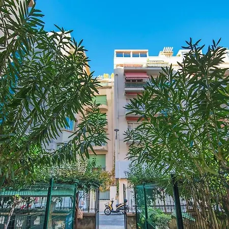 - - Superbe Avec Balcon - Centre - - Appartement