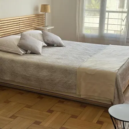 Centre De Apartment *