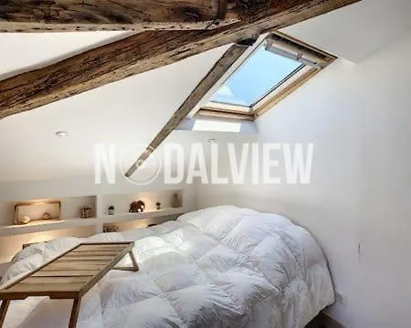 Apartment Joli Studio Mansarde, Centre De