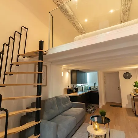 Joli Duplex Donnant Sur La Place Massena Nice
