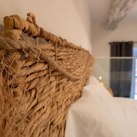 Joli Duplex Donnant Sur La Place Massena Nice