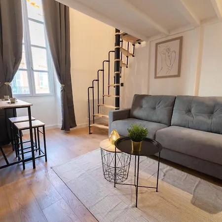 Apartment Joli Duplex Donnant Sur La Place Massena Nice