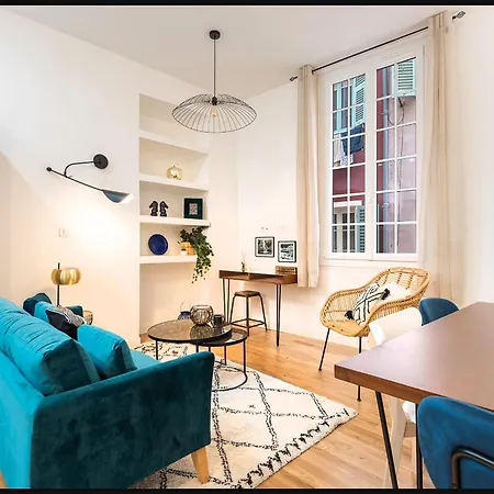 Apartment Renting - Collet - Chic & Cosy In Heart Of Old Ac Wi-fi