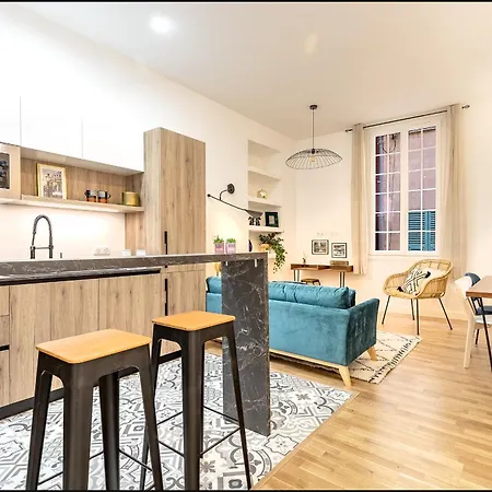 Renting - Collet - Chic & Cosy In Heart Of Old Ac Wi-fi Apartment *