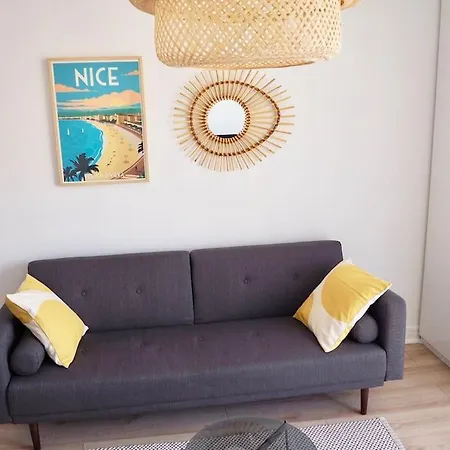 Proche De Libération Avec Balcon Ensoleillé Nice