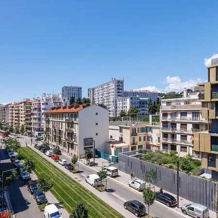 élégant Avec Terrasse Proche Tramway Appartement