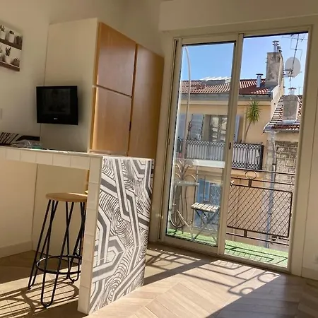 Apartment Charmant Et Petit Lumineux Studio *