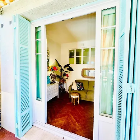 Apartment 16m2 Terrace, Stylish 1 Bed Apt Musiciens Quartier