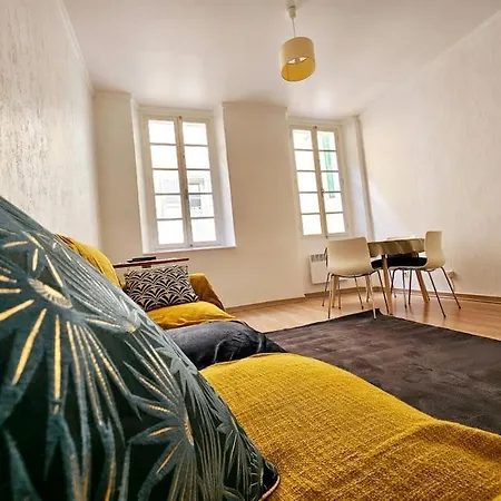 Vieux - Charmant 4 Personnes Apartment