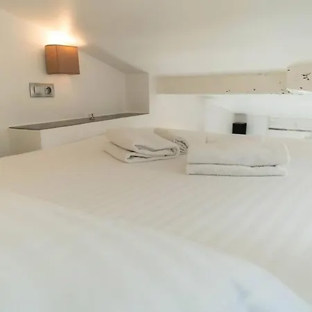 Apartment Sk Joli Studio, Le Port, Clim, Tramway, Wifi 17 Bonaparte Nice