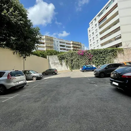 Grand Climatisé Avec Parking *