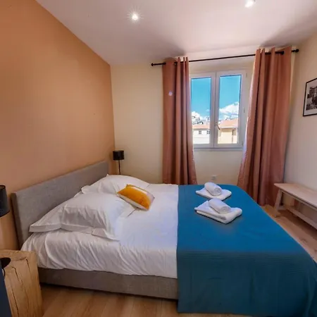 06a2 - Heart Of Old Beautiful Renovated Appartement